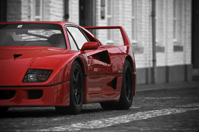 Ferrari F40 - zwart-wit-rood