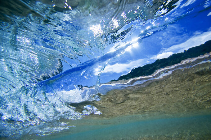 Wave break at Waimea Bay