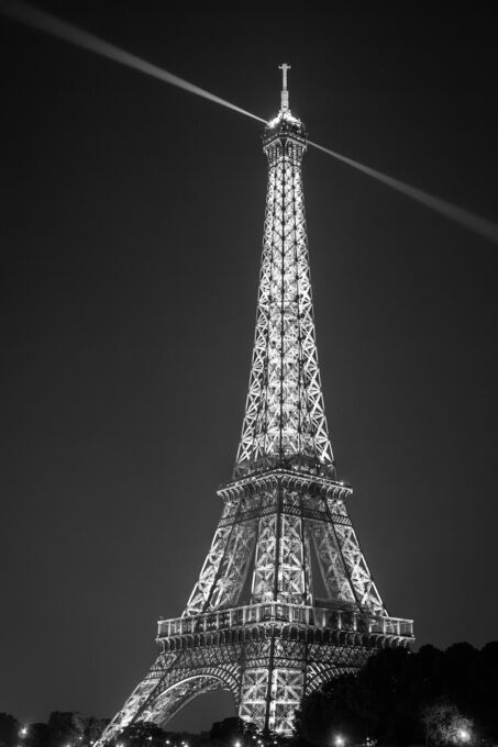 Eiffeltower in black and white