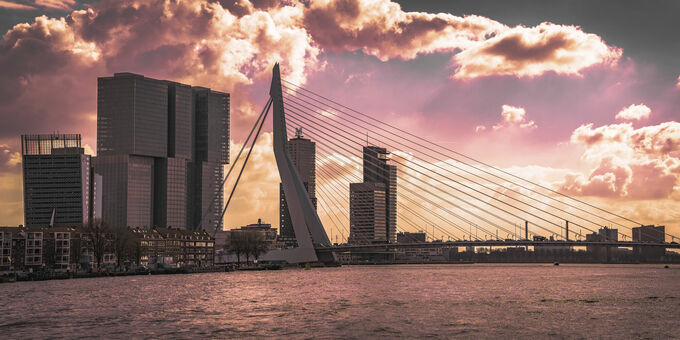 Dreamy Rotterdam skyline
