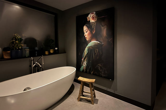 Wanddecoratie fotokunst in een moderne badkamer